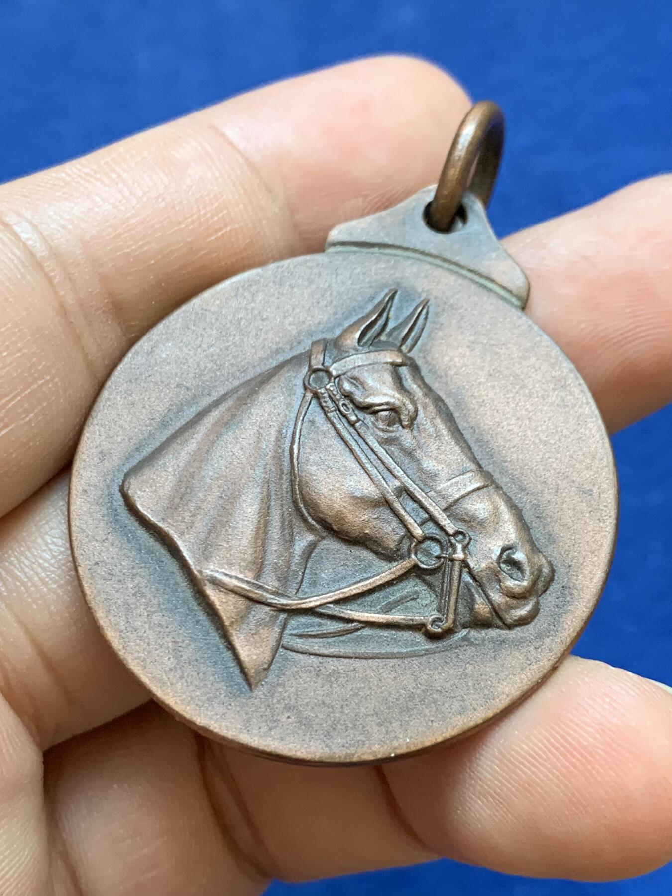 《竞宝斋》第413场 周日，周一，周二，3场连拍 （全场包邮） 英国马术协会铜章，25.72g，38.6mm