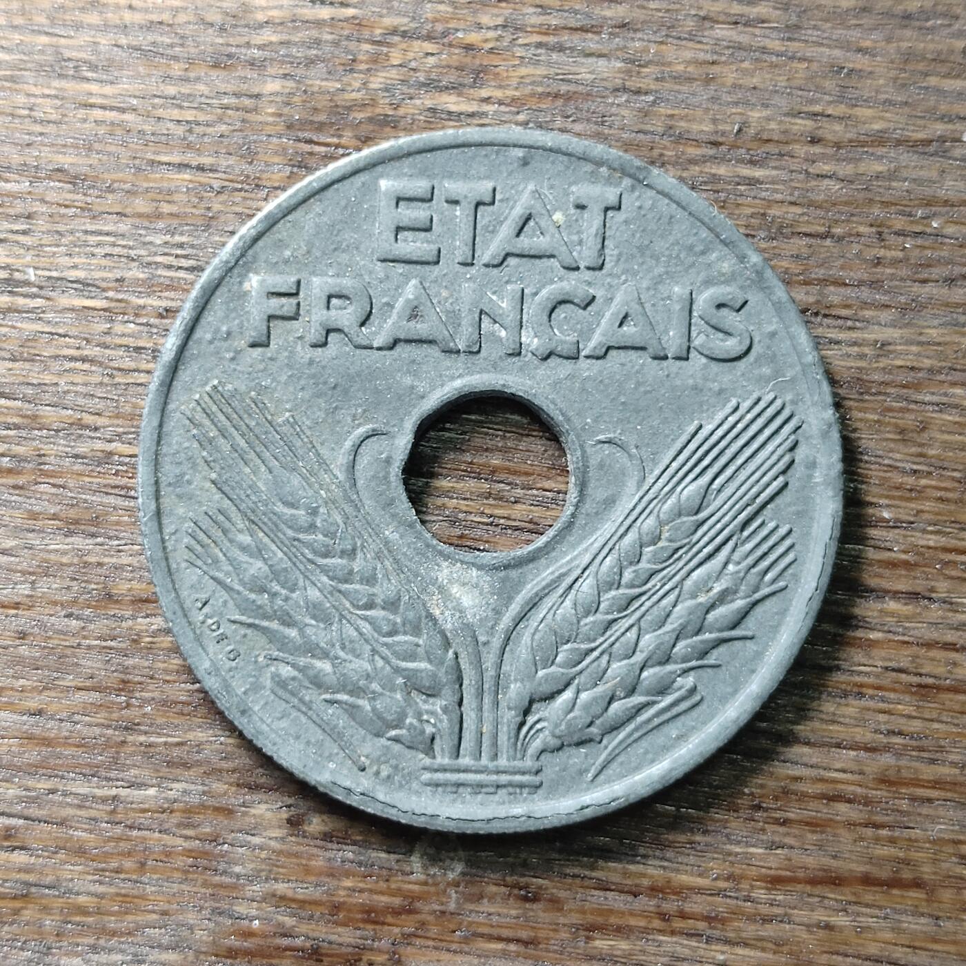 【铜匠收藏】★第131场★散币场，无佣金，30包邮。不满30元，支付5元运费。《接受代拍 代送NGC评级》 法国 1942年 20分 锌币