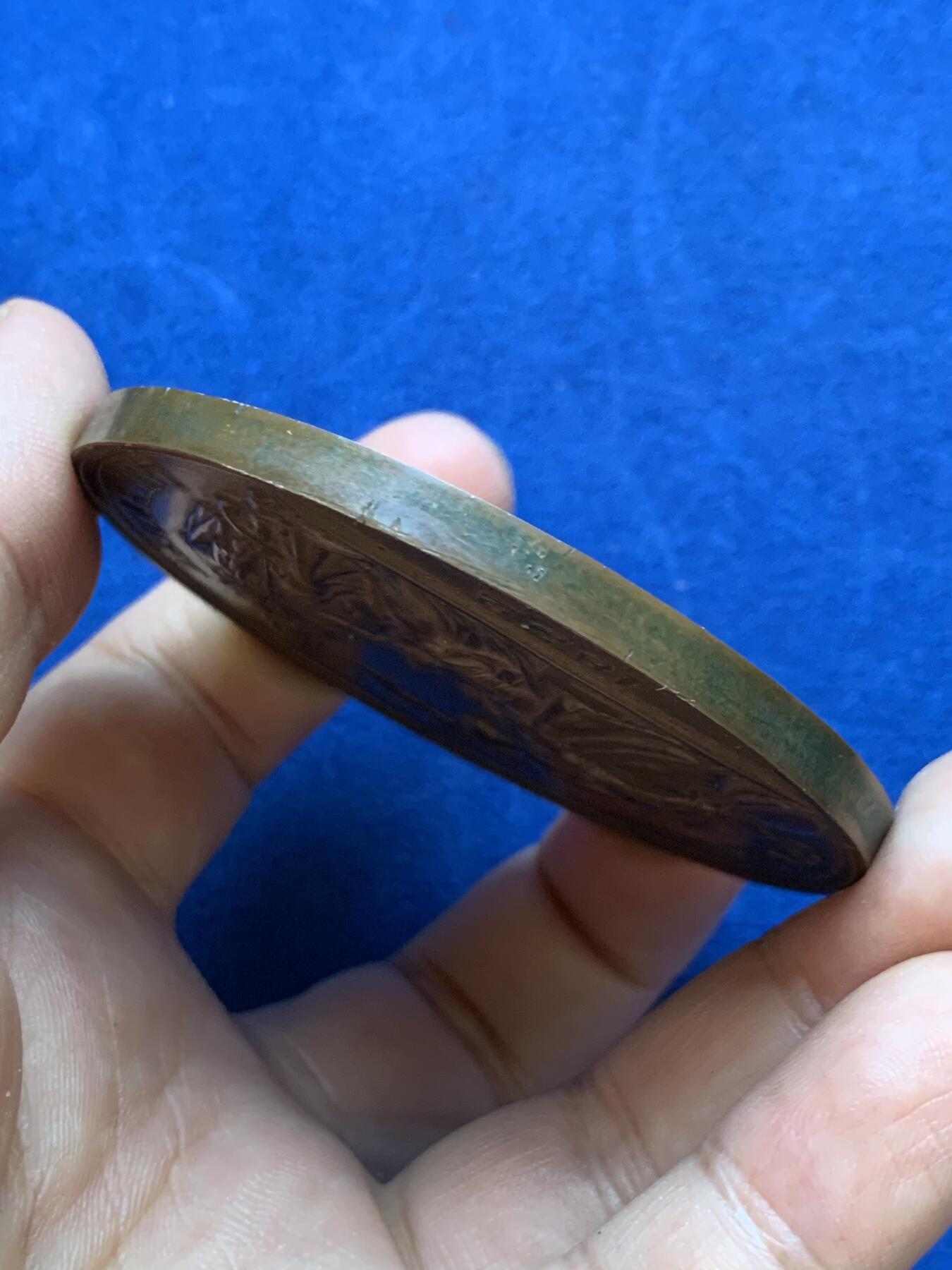 《竞宝斋》第413场 周日，周一，周二，3场连拍 （全场包邮） 法国1832年霍乱疫情爆发之际，阿尔古伯爵和邦迪伯爵向N.Frappart颁发铜质奖章，以表彰他的慷慨和忠诚，128.2g，68mm，1841年以前无边铭