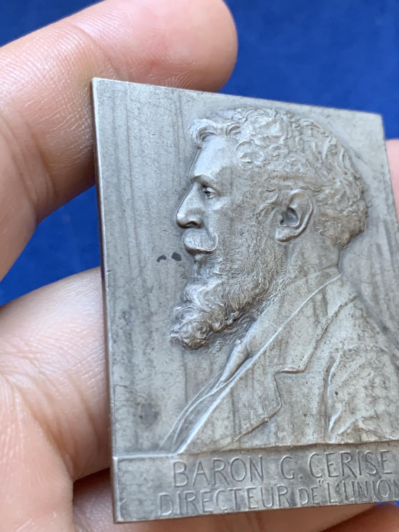 《竞宝斋》第413场 周日，周一，周二，3场连拍 （全场包邮） 法国Guillaume Cerise男爵方形银章，52.35g，39.7*49.8mm，菱形+野猪头argent边铭