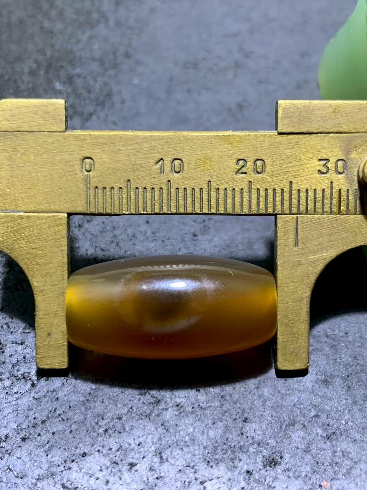 精美高玉化天眼纹缠丝玛瑙桶珠一颗，