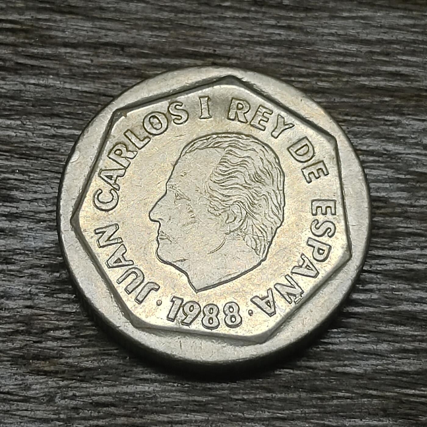 【铜匠收藏】★第131场★散币场，无佣金，30包邮。不满30元，支付5元运费。《接受代拍 代送NGC评级》 西班牙 1988年 200比塞塔