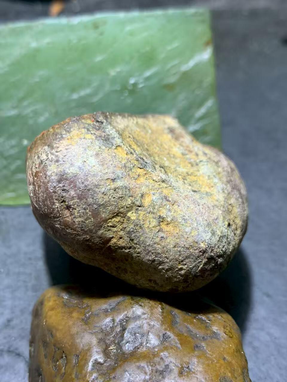精美川料原皮柿子红冻料开窗料南红玛瑙原石一颗，