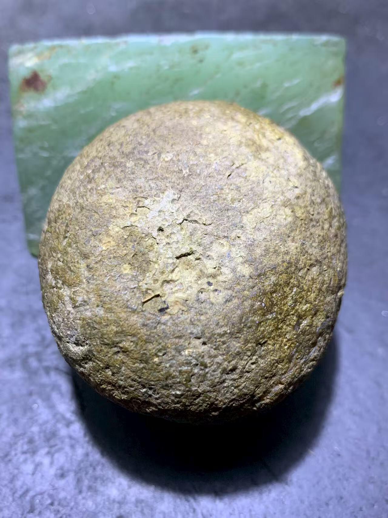 精美亚光原皮高玉化满冰飘战国红玛瑙对切原石摆件一对