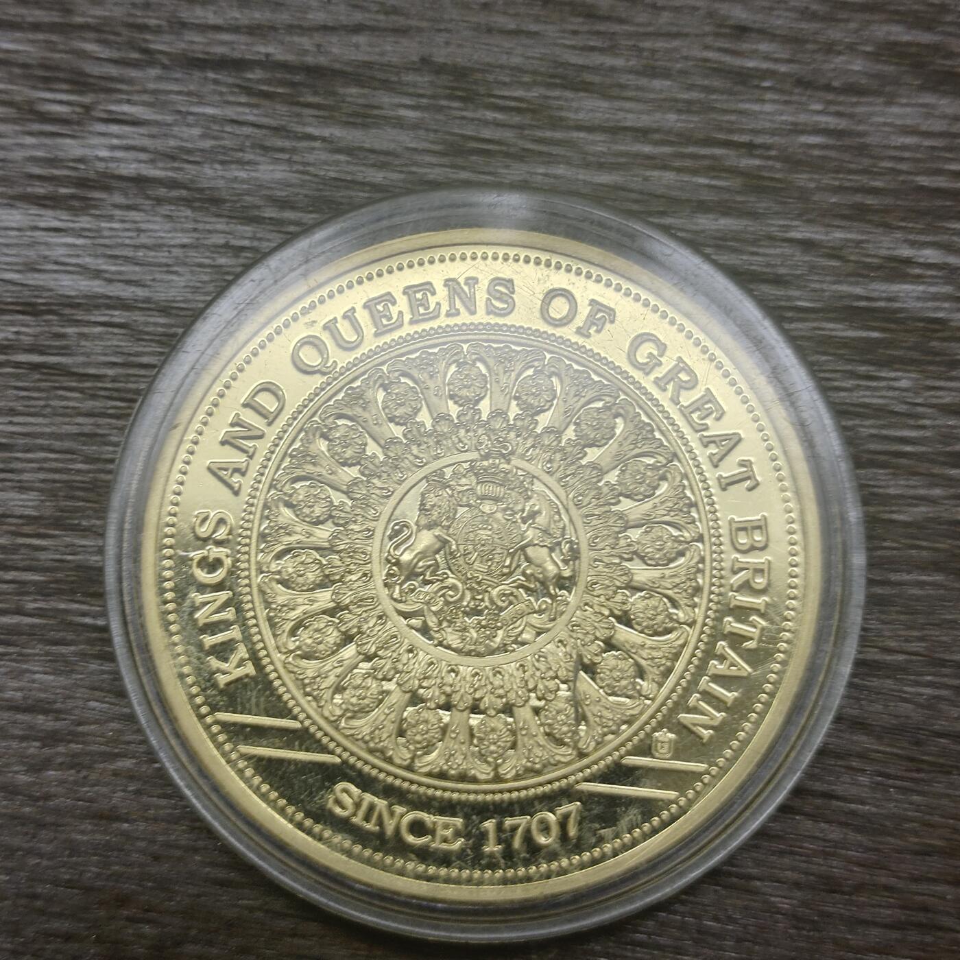 【铜匠收藏】★第131场★散币场，无佣金，30包邮。不满30元，支付5元运费。《接受代拍 代送NGC评级》 维多利亚女王在位64年纪念章 25.6g 直径40mm