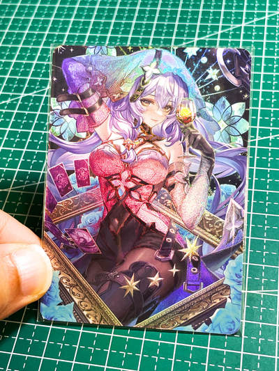【关注参拍有赠卡】显眼宝29期  奇奇怪怪专场 - 墨卡文创     原神星铁人物系列  黑天鹅   共1张   折光彩闪工艺  大卡尺寸  63*88