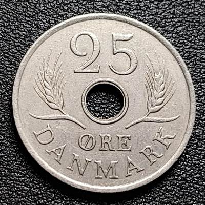 泉币菌-第100场-百场纪念 精品场 - 丹麦1972年25欧尔中孔镍币 玛格丽特二世花押 