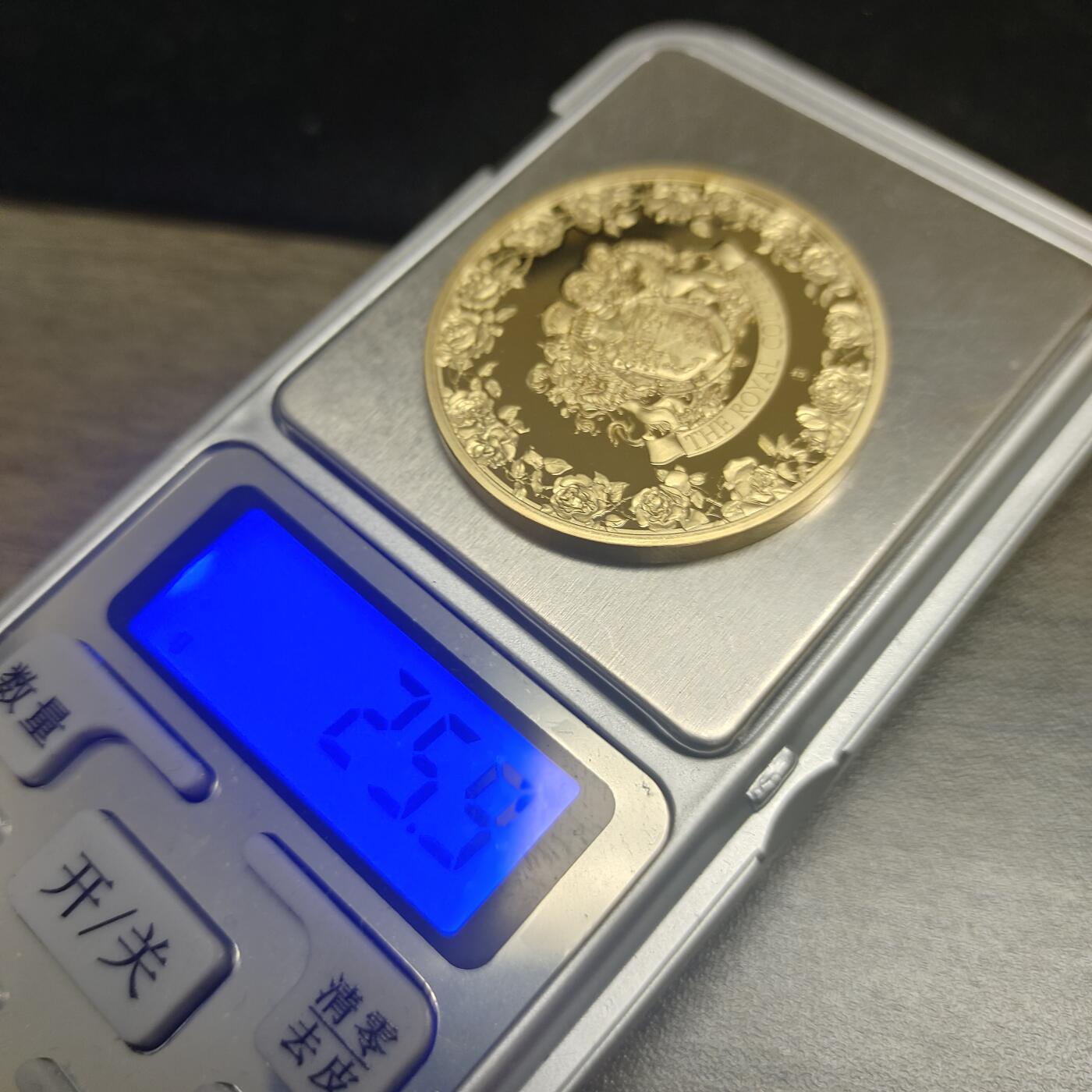 【铜匠收藏】★第131场★散币场，无佣金，30包邮。不满30元，支付5元运费。《接受代拍 代送NGC评级》 伊丽莎白二世和菲利普亲王结婚纪念章 25.9g 直径38.6mm