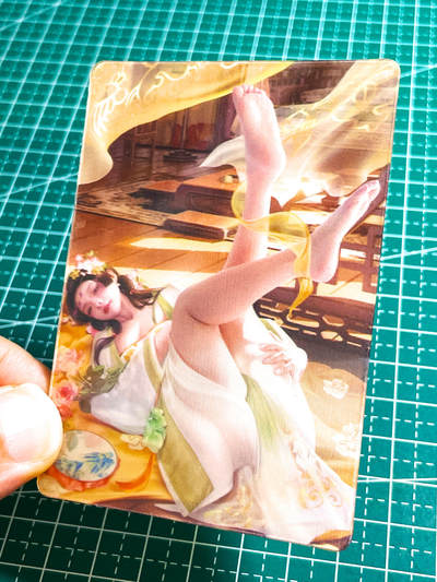 【关注参拍有赠卡】显眼宝29期  奇奇怪怪专场 - 涅槃卡牌     金瓶梅人物系列  李瓶儿   共1张   光冊工艺  大卡尺寸  63*93