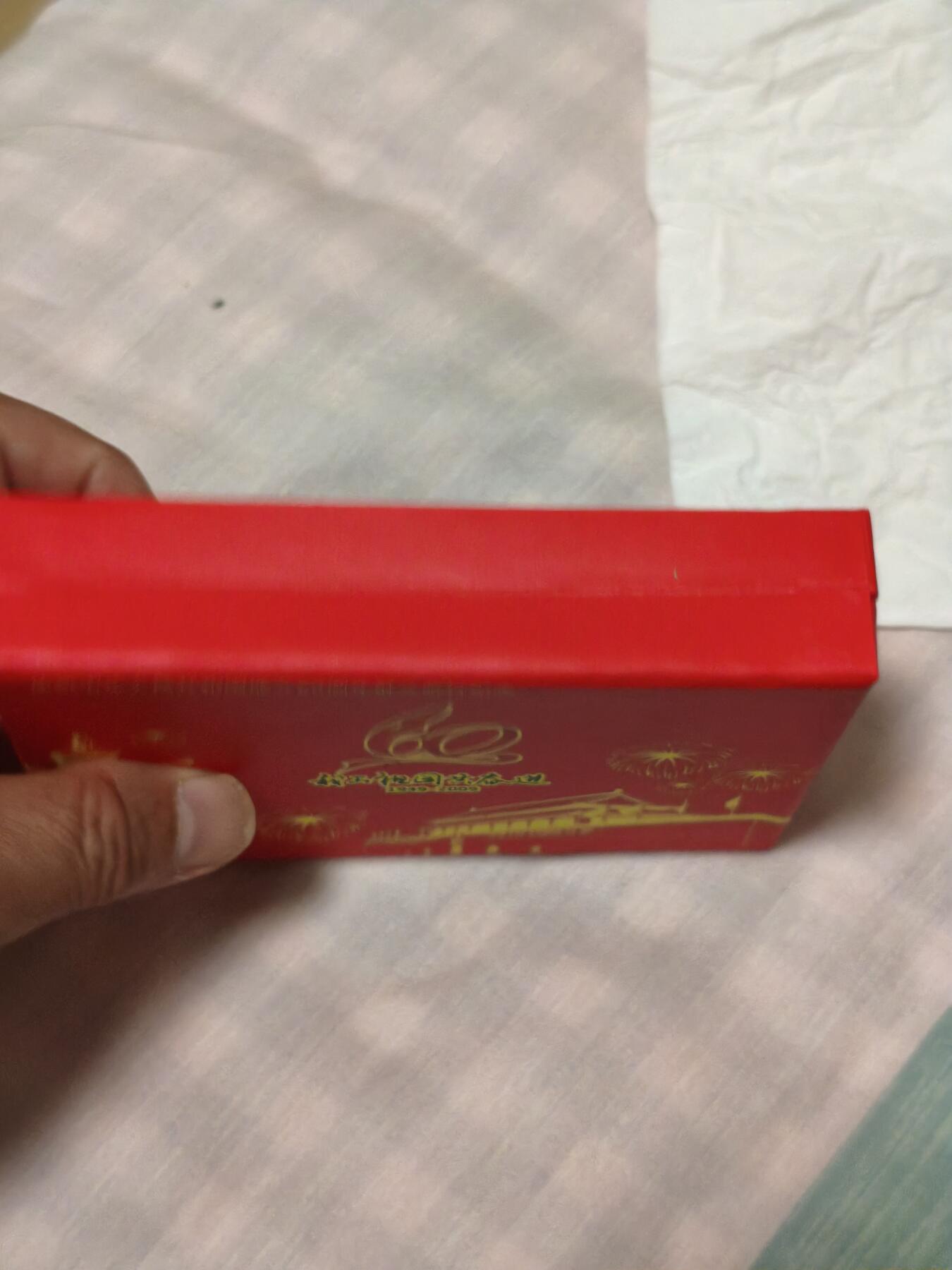 精品纪念章，品相尺寸如图，不包邮，不议价，