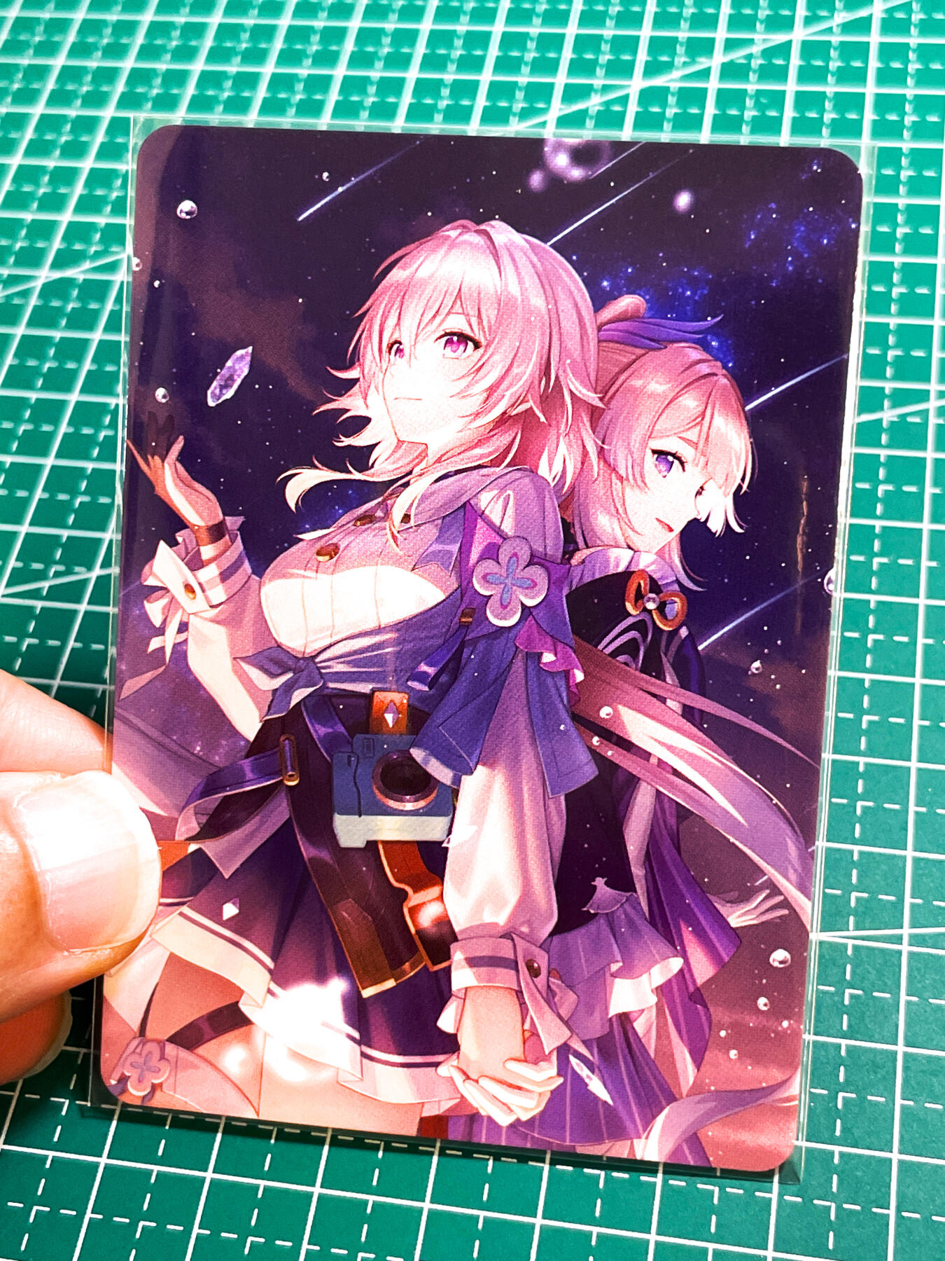【关注参拍有赠卡】显眼宝29期  奇奇怪怪专场 墨卡文创     原神星铁人物系列  火花   共1张   折光彩闪工艺  大卡尺寸  63*88