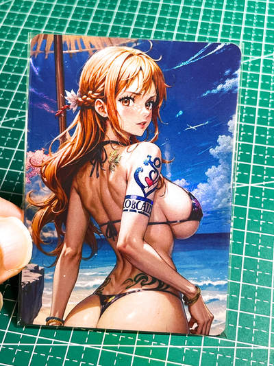 【关注参拍有赠卡】显眼宝29期  奇奇怪怪专场 - 狐狸卡卡     动漫漫画人物单卡系列  海边娜美   共1张   折光彩闪工艺  大卡尺寸  63*88