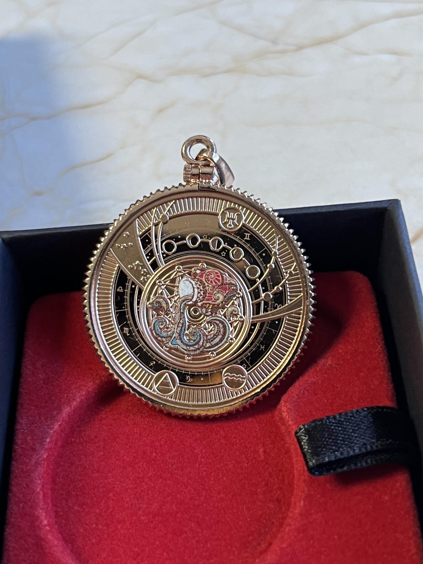 第173期拍卖【长期征集拍品】 喀麦隆2021年十二星座系列水瓶座镀玫瑰金银币，999银镀金，10克，发行999枚