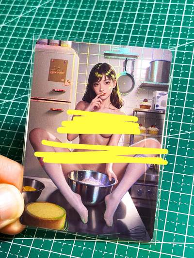 【关注参拍有赠卡】显眼宝29期  奇奇怪怪专场 - 鸡腿卡牌 正规 白袜非常好看的一张卡 1号  折光彩闪 63*88