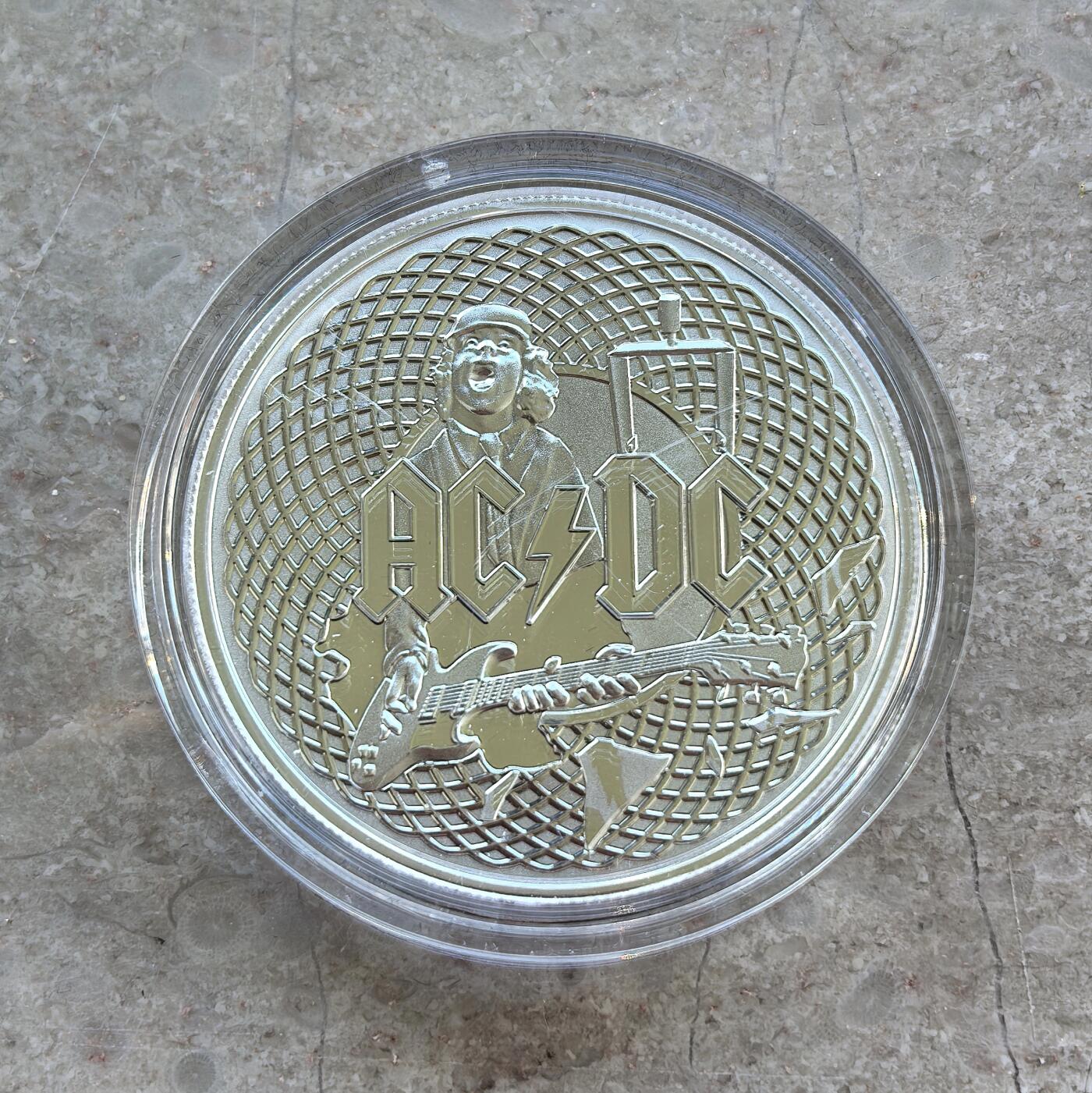 博洋堂世界钱币拍卖第136期（全场包邮） 澳大利亚2023年1澳元非流通磨砂银币 AC/DC摇滚乐团 1盎司999银 发行量：3万 盒证全（证贴在盒子上）