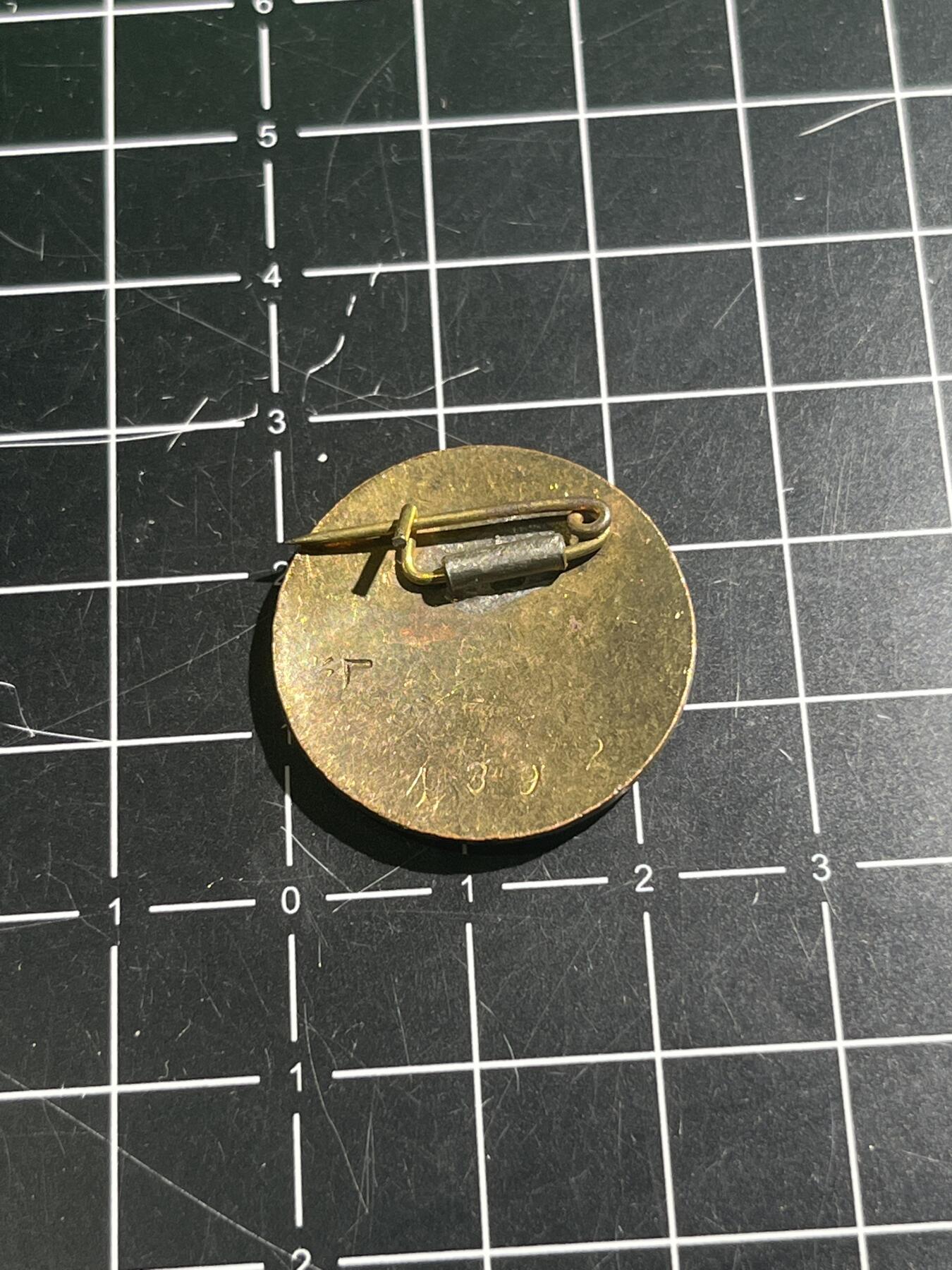 古冰库章牌勋赏收藏第41场拍卖 五十年代铁路帽徽。千号段小号