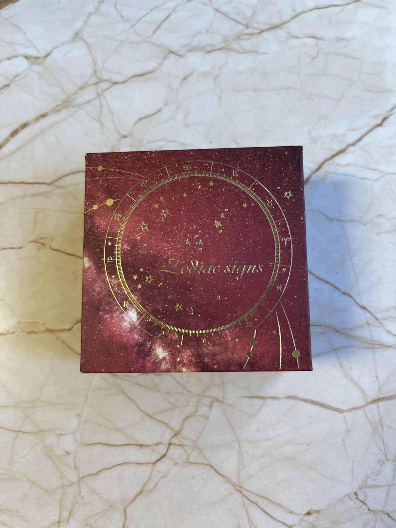 第173期拍卖【长期征集拍品】 喀麦隆2021年十二星座系列狮子座镀玫瑰金银币，999银镀金，10克，发行999枚