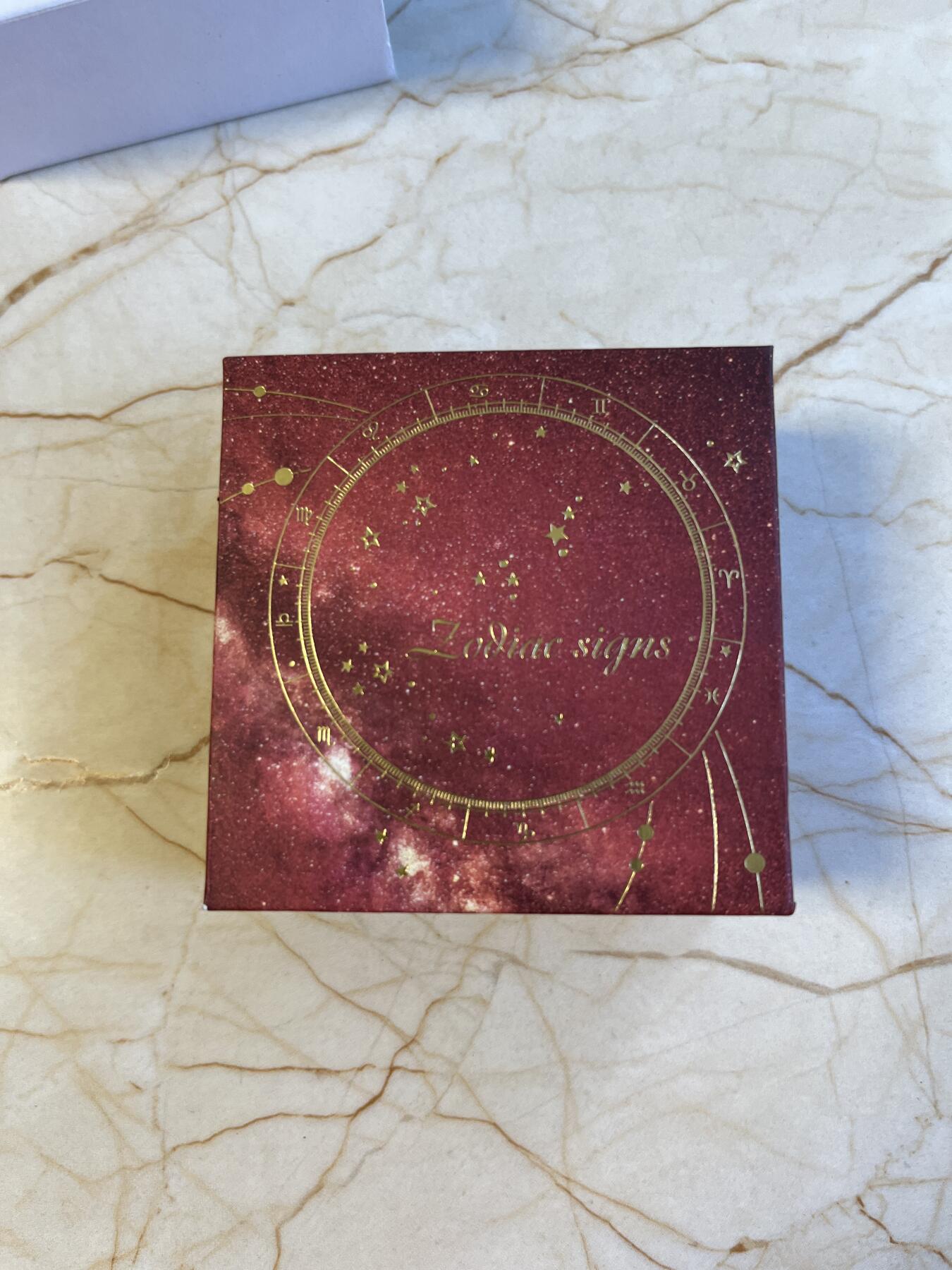 第173期拍卖【长期征集拍品】 喀麦隆2021年十二星座系列天秤座镀玫瑰金纪念银币，999银，10克，发行999枚