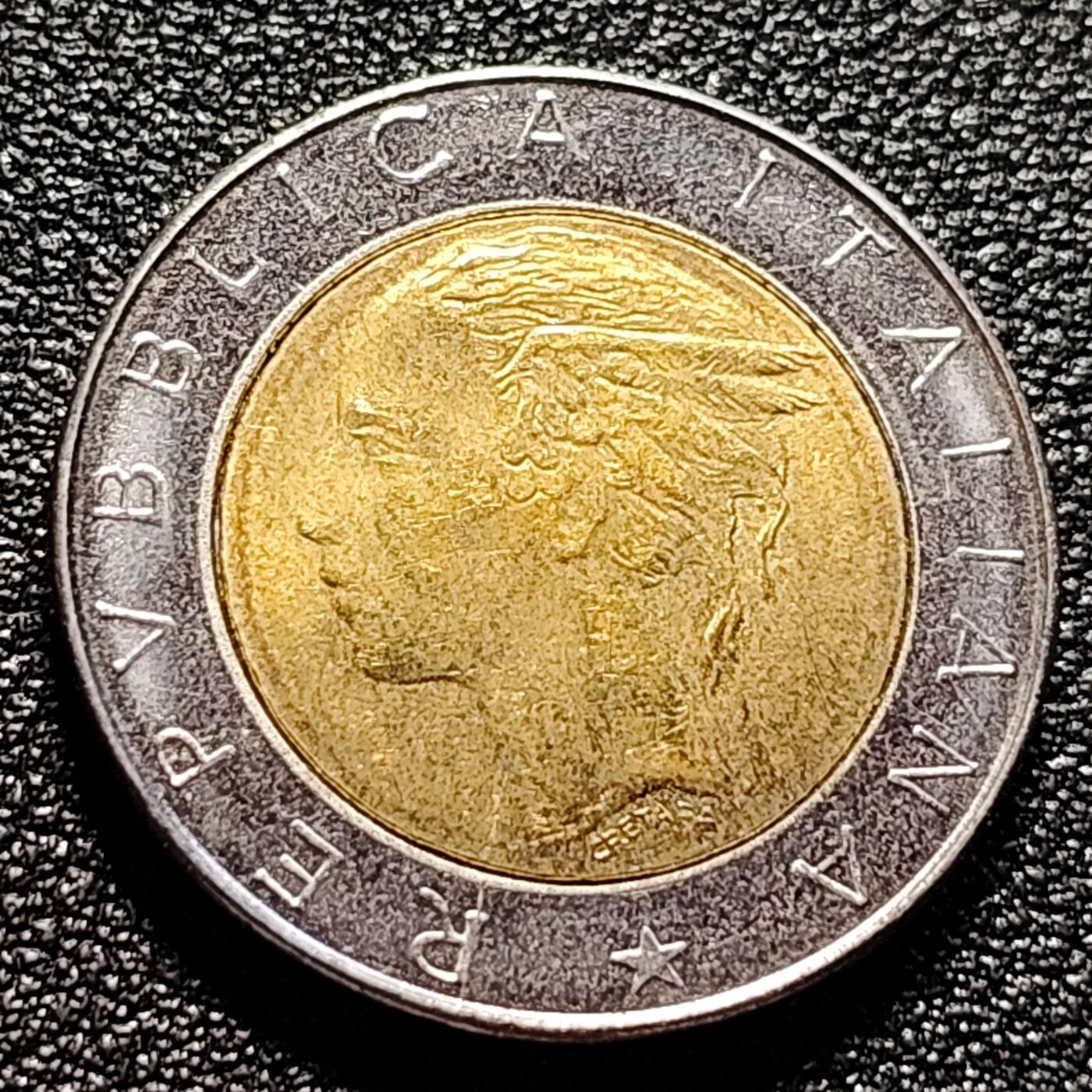 泉币菌-第102场-散币乐园场 世界首枚双色币 意大利1985年500里拉 罗马建筑雕像 广场 25.8mm