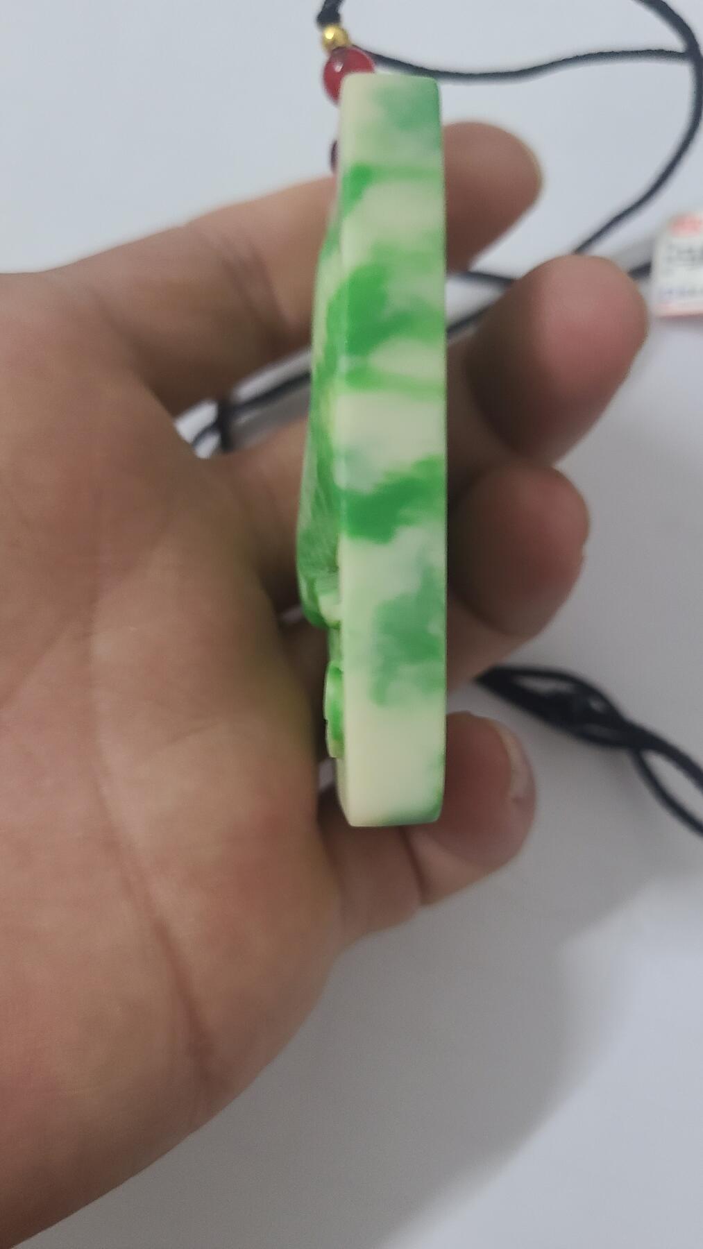 乾隆香绿祺生命果树鱼牌沉香吊坠