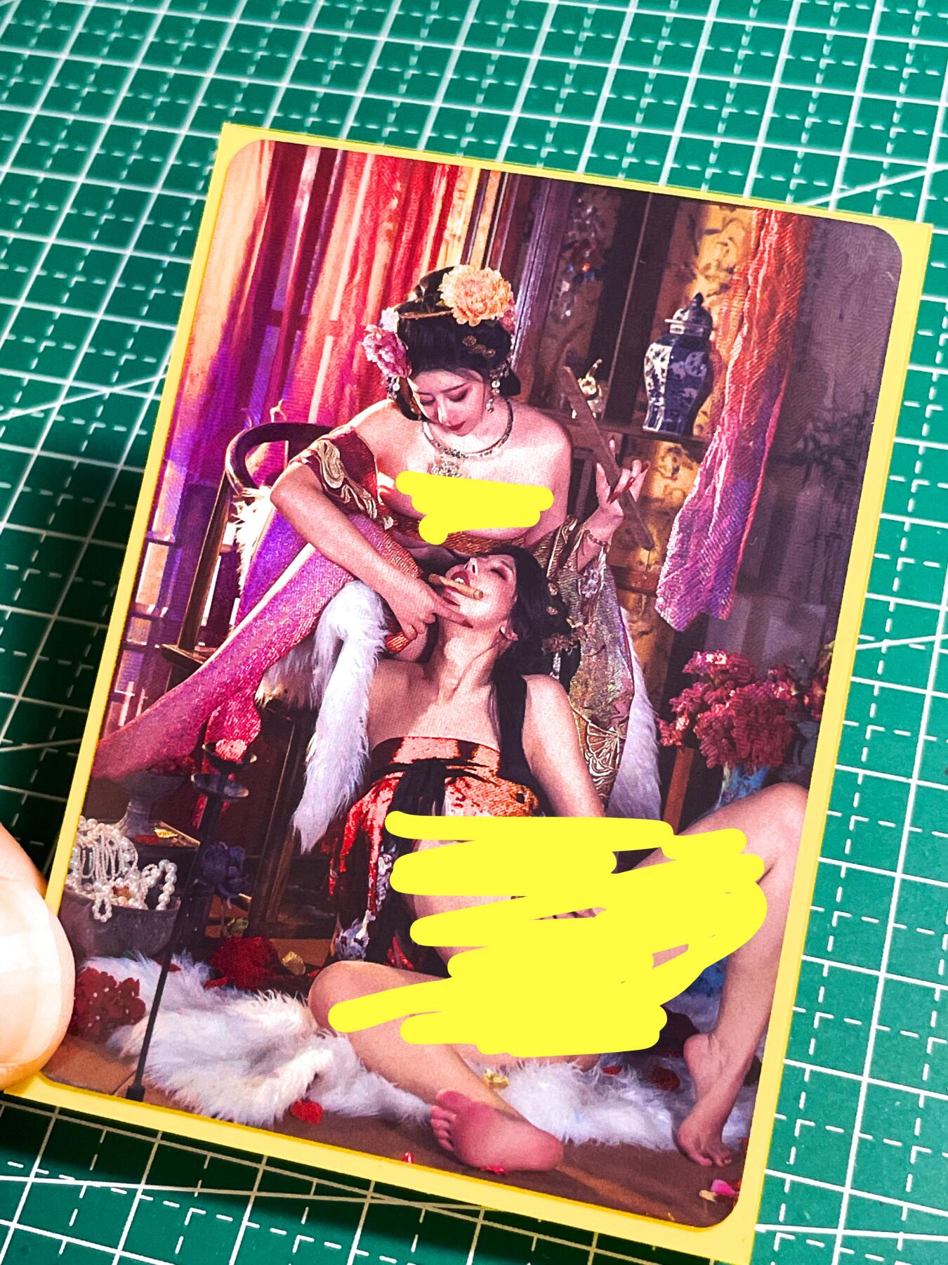 【关注参拍有赠卡】显眼宝29期  奇奇怪怪专场 红袜美卡一张 超受欢迎 散配一张  折光彩闪  折光彩闪 63*88