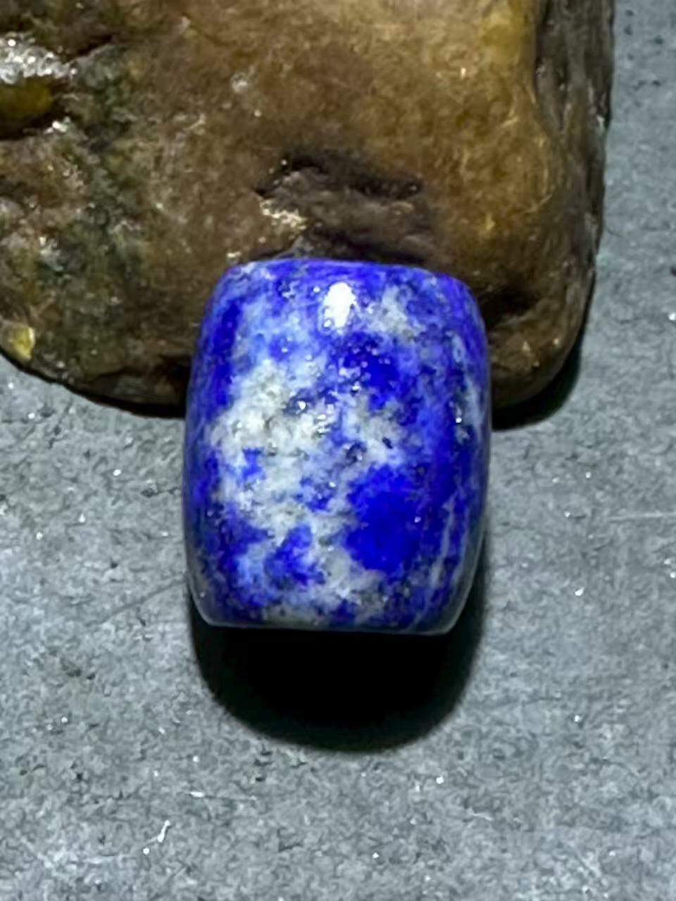 精美阿富汗老矿青金石小桶珠一颗，，