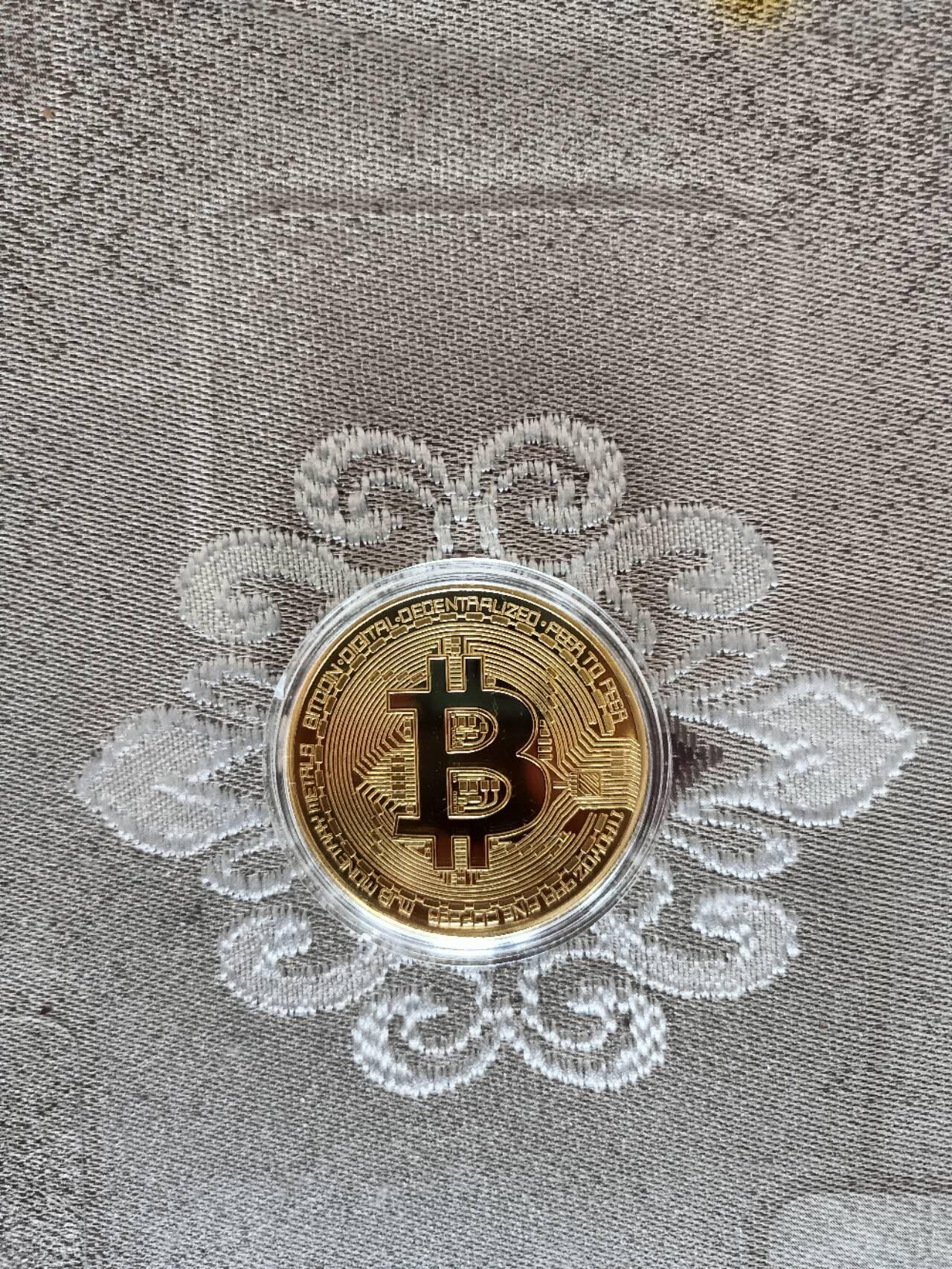仿金比特币纪念章