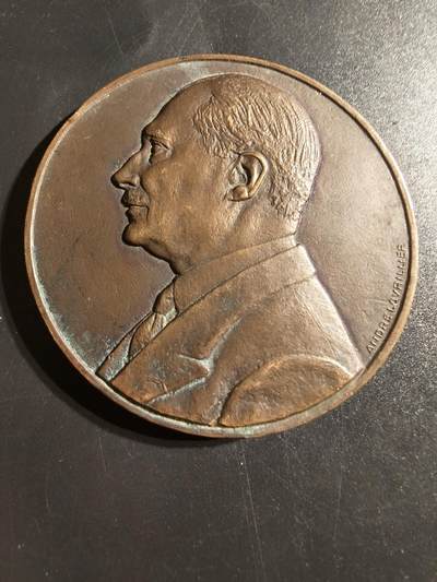 老王徽章第145期 - 法国1939年阿图瓦电力照明公司大铜章    直径68mm   重量164g