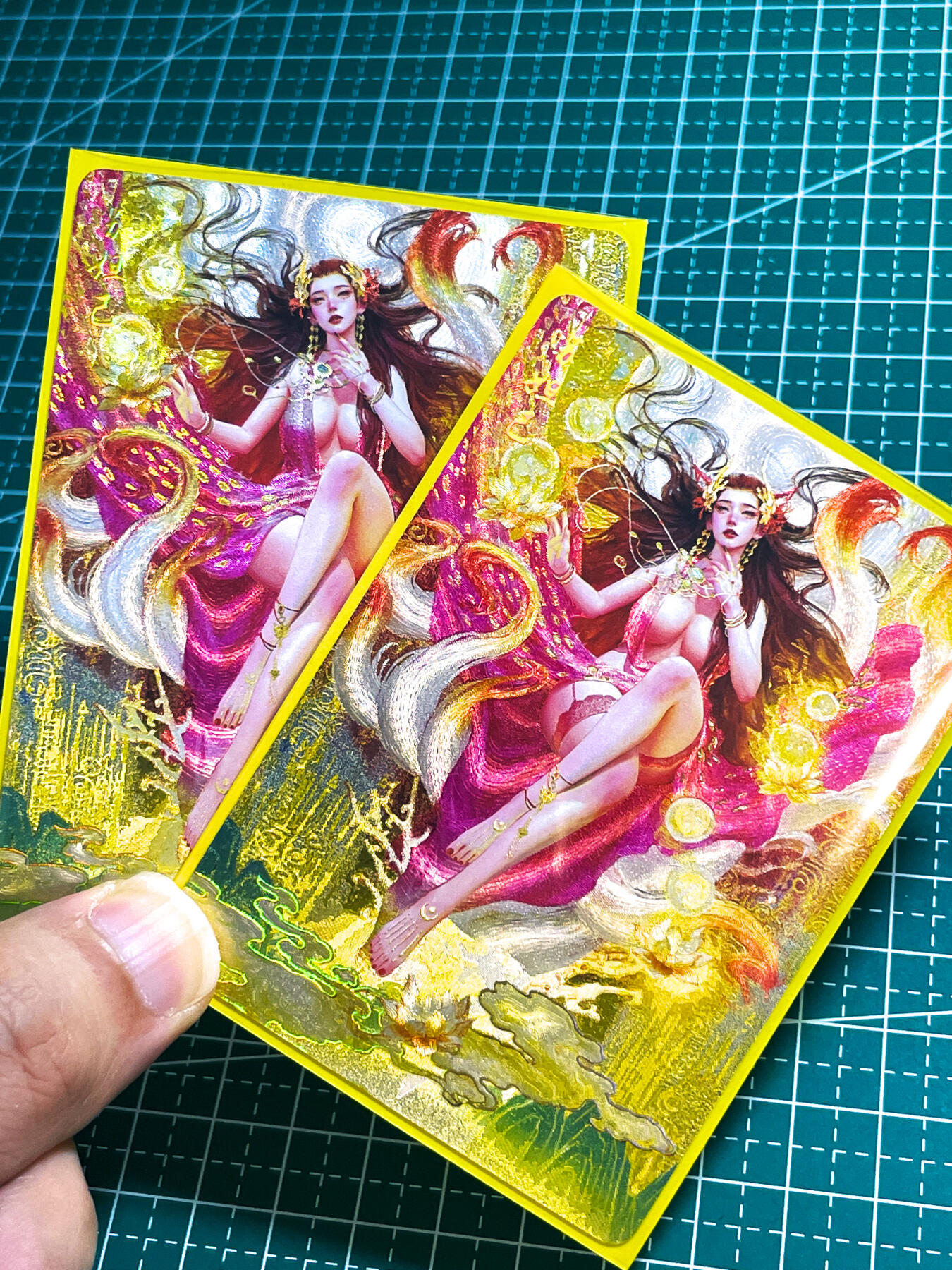 【关注参拍有赠卡】显眼宝29期  奇奇怪怪专场 燎原卡牌 焱卡文化 特卡 神姬 苏妲己一对2张 女帝造型 日月神教 幻彩折光   63*88