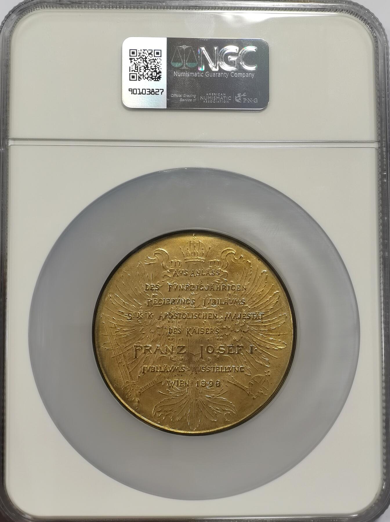 博洋堂世界钱币拍卖第136期（全场包邮） NGC MS64 奥地利维也纳1898年农业博览会，纪念弗朗茨·约瑟夫一世执政50周年镀金大铜章巨型63MM ，加大加厚盒子，女神指引下弗朗茨一世青年与老年头像相对而视。这位是欧洲在位时长最长的君主，老婆是著名的茜茜公主。也是经历了19世纪一系列变革后，最终开启一战的著名大帝。