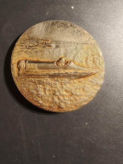 老王徽章第145期 - 法国赛艇竞赛镀金纪念章    直径68mm   重量123.3g