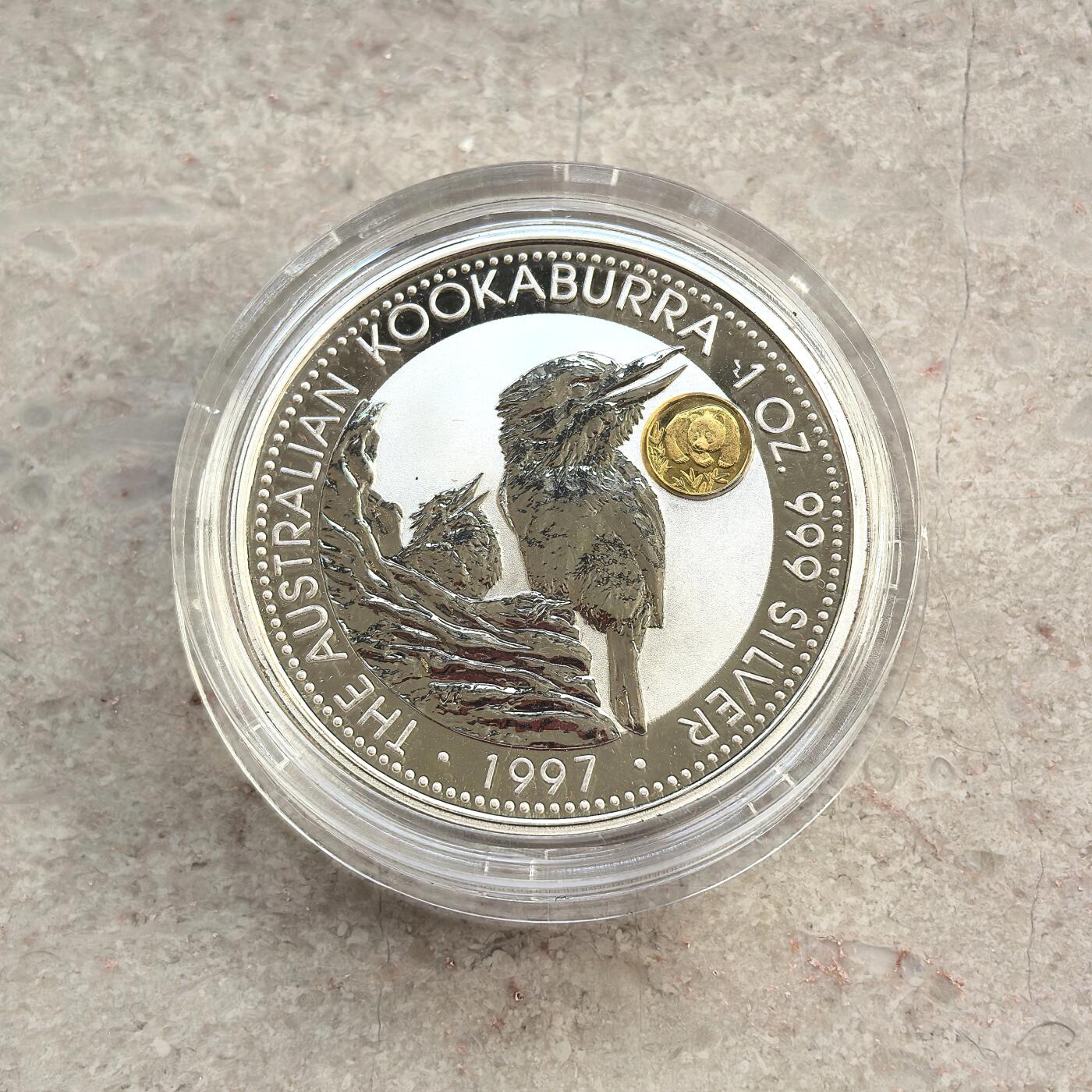 博洋堂世界钱币拍卖第136期（全场包邮） 澳大利亚1997年1澳元镶纯金私印普制银币 翠鸟带熊猫私印 私印为0.5克纯金 1盎司银 发行量：1万5千 盒证全