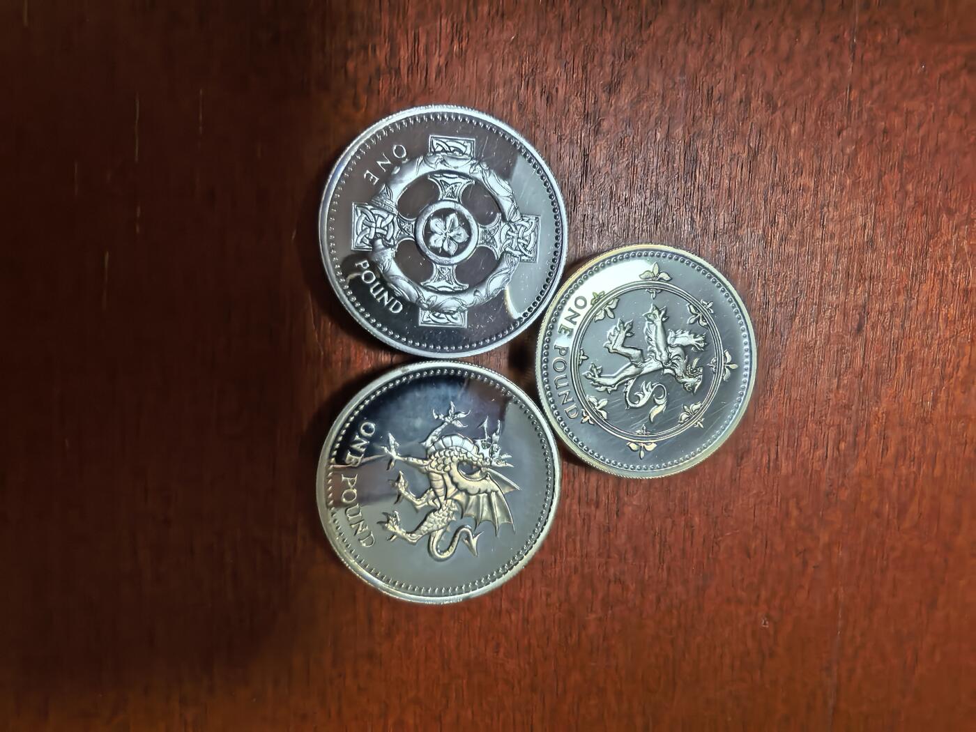 长老汇蛇年精选第四十一场拍卖 1999-2001英国1英镑加厚精制银币3枚，盒证全