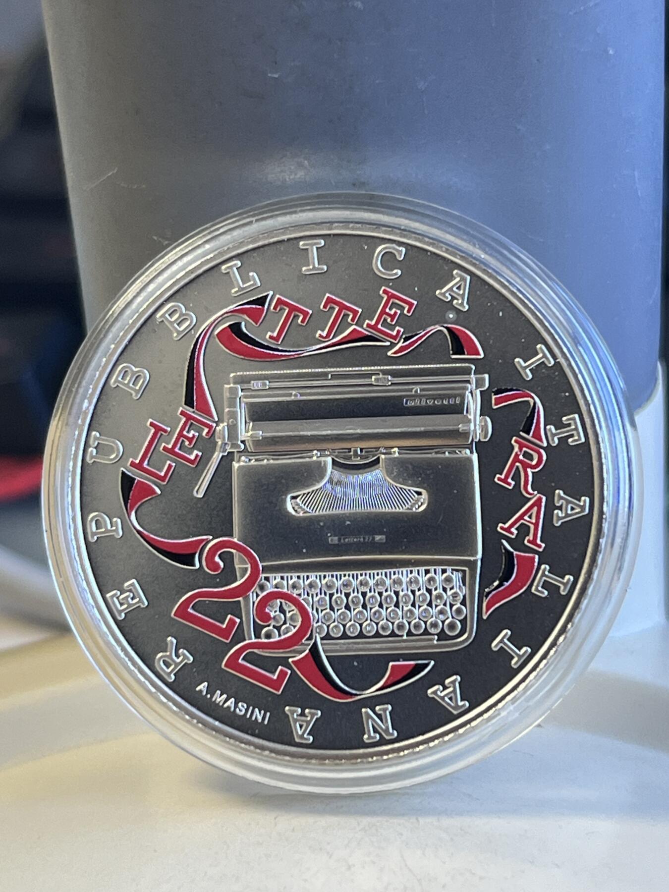 第173期拍卖【长期征集拍品】 意大利2020年打字机彩色纪念银币3枚套，白色和红色的稍有氧化