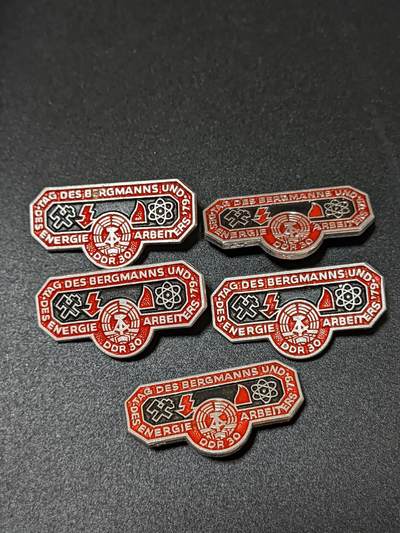 韵星假日拍卖第二十二期 -- Rimey Holidays Auction 22 - 民主德国矿业与能源部庆祝民主德国成立30周年纪念徽章五枚