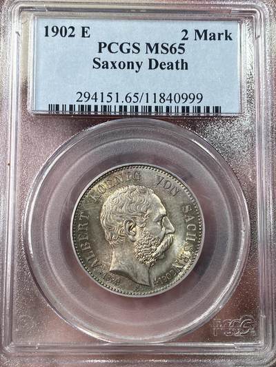 万国钱币拍卖第052期 - PCGS MS65 1902年德国萨克森阿尔伯特逝世纪念长翅2马克 五彩转光PCGS老盒顶级收藏级