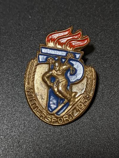 韵星假日拍卖第二十二期 -- Rimey Holidays Auction 22 - 民主德国台尔曼青年团1953冬季运动会证章