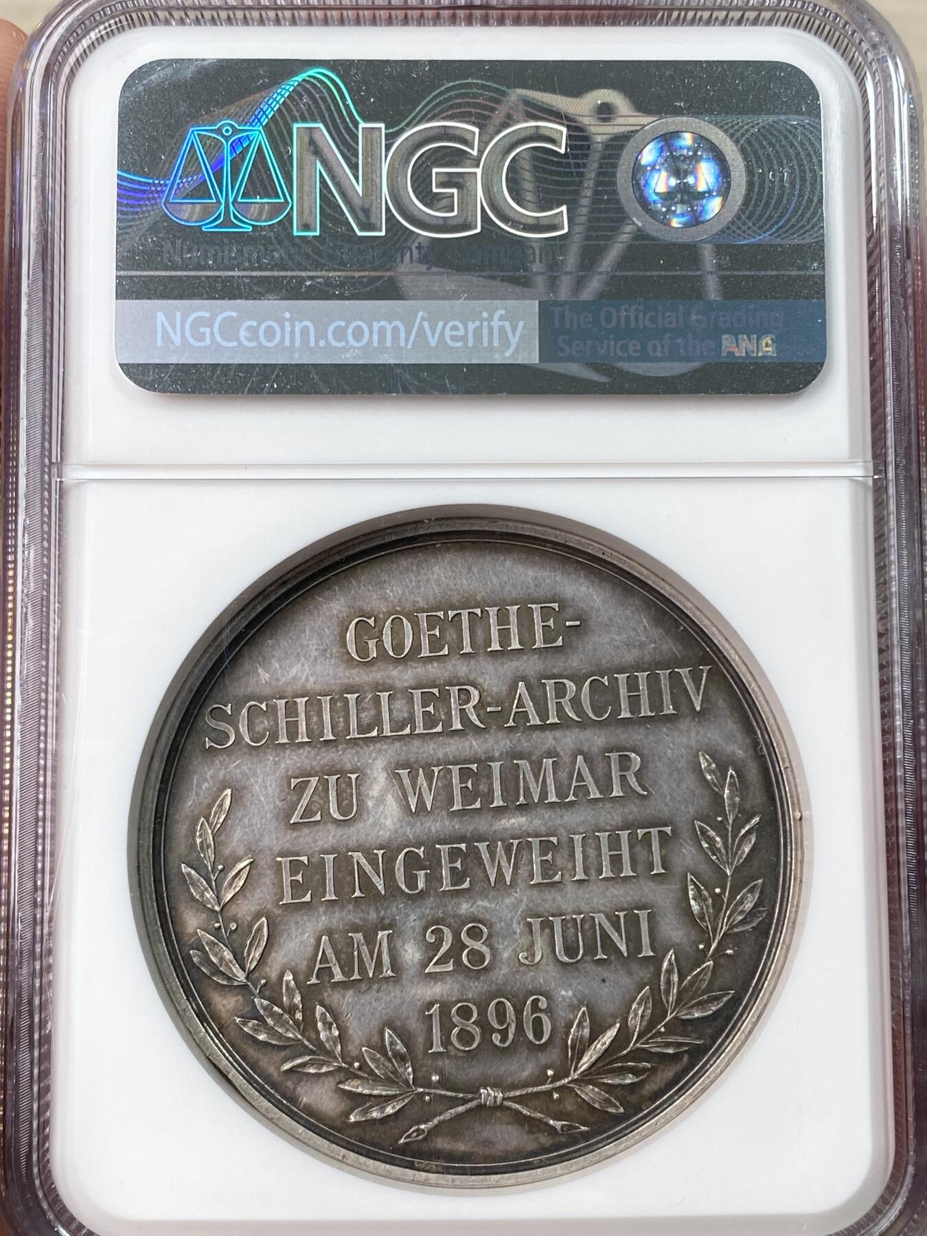 万国钱币拍卖第052期 NGC UNCD 1896年德国歌德·席勒纪念档案馆落成纪念大银章 原味天鹅绒彩高浮雕 名家LOOS作品