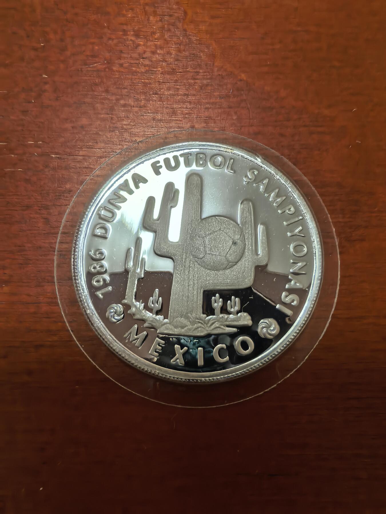 长老汇蛇年精选第四十一场拍卖 1986 土耳其墨西哥世界杯1万里拉精制银币，23.33克925银，7000枚