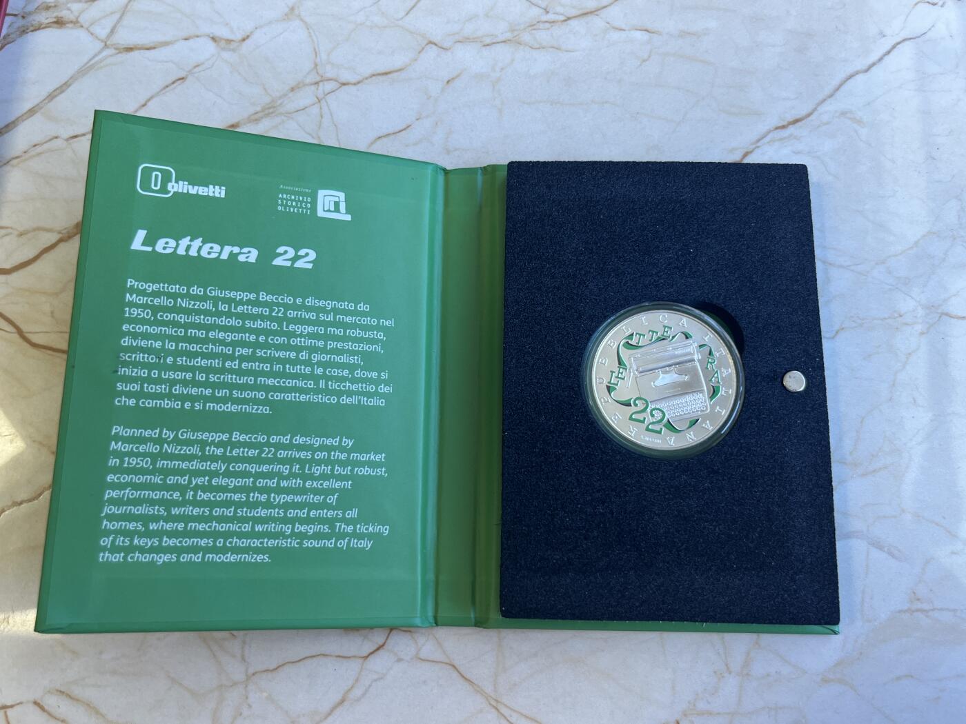 第173期拍卖【长期征集拍品】 意大利2020年打字机彩色纪念银币3枚套，白色和红色的稍有氧化