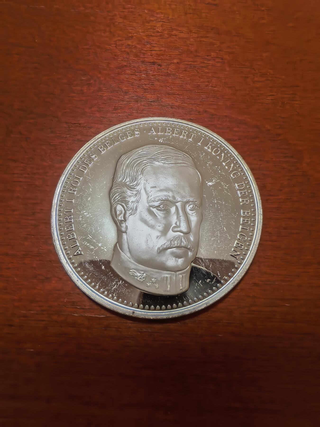 长老汇蛇年精选第四十一场拍卖 比利时国王阿尔伯特一世精制银章，1盎司925银，45MM