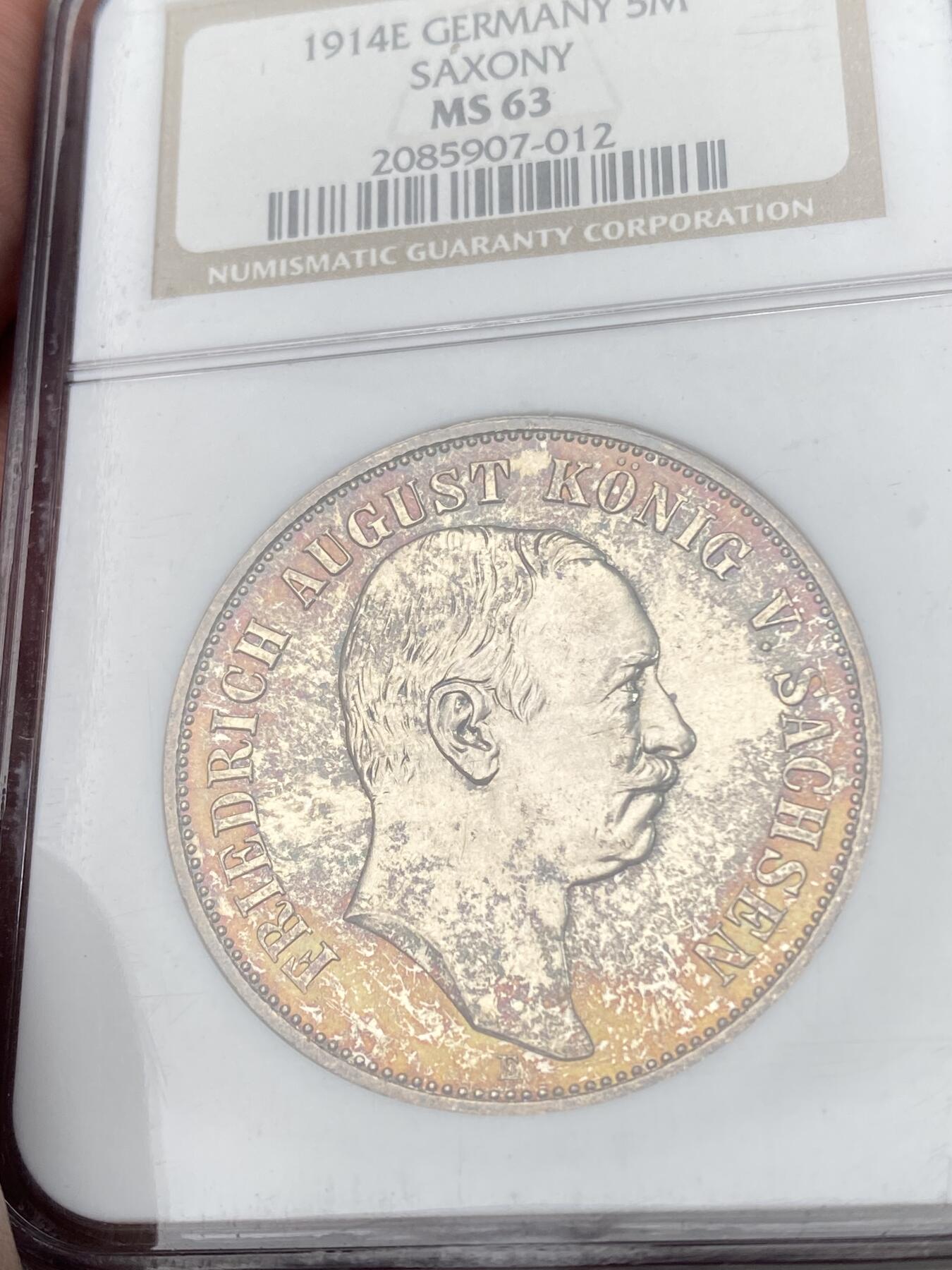 万国钱币拍卖第052期 NGC MS63 1914年德国萨克森长翅流通5马克 暴力孔雀绿七彩十字转光 NGC老盒加持