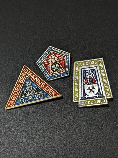 韵星假日拍卖第二十二期 -- Rimey Holidays Auction 22 - 民主德国矿业与能源部徽章一组