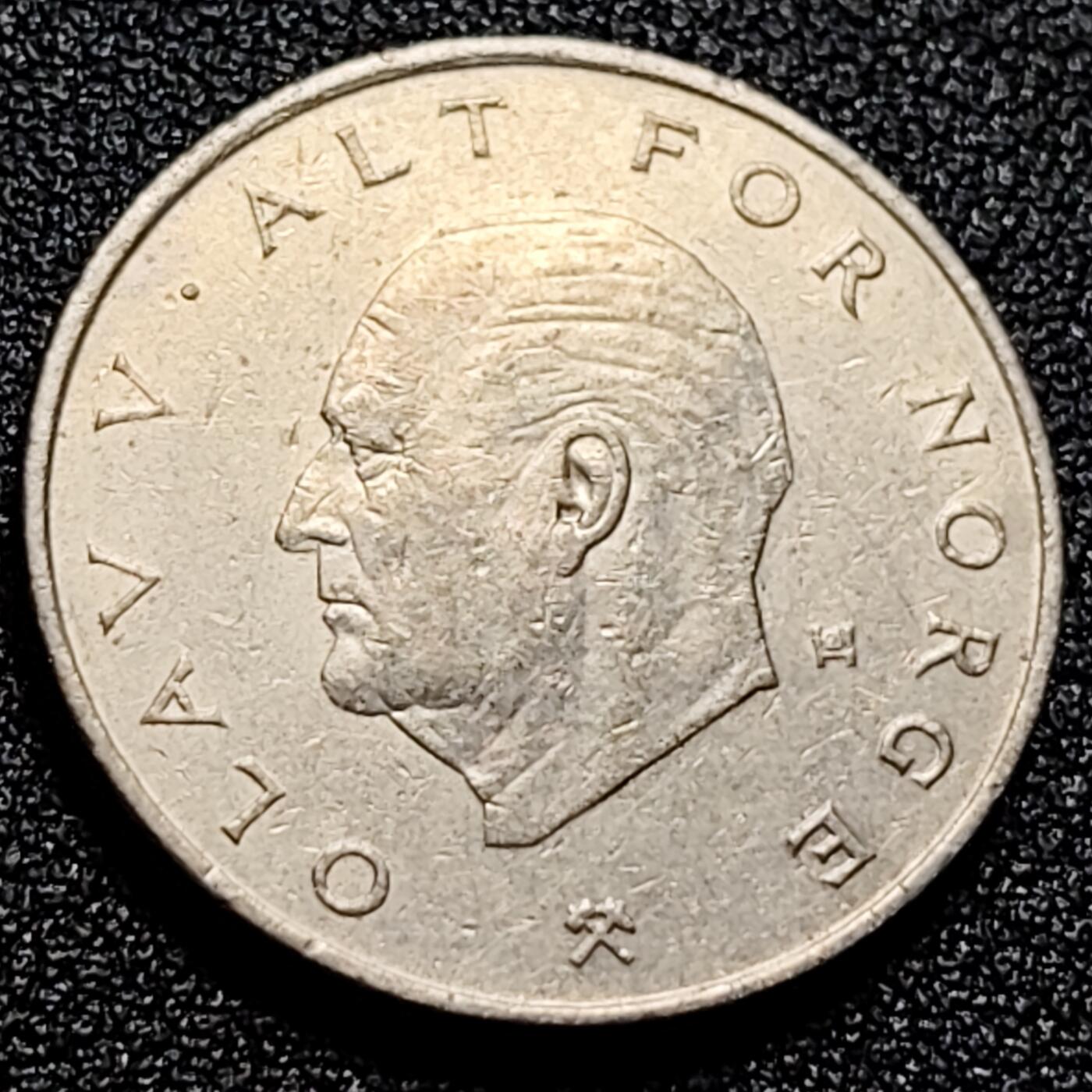 泉币菌-第101场-精品福利场 1976年 挪威1克朗镍币 奥拉夫五世 皇冠 25mm
