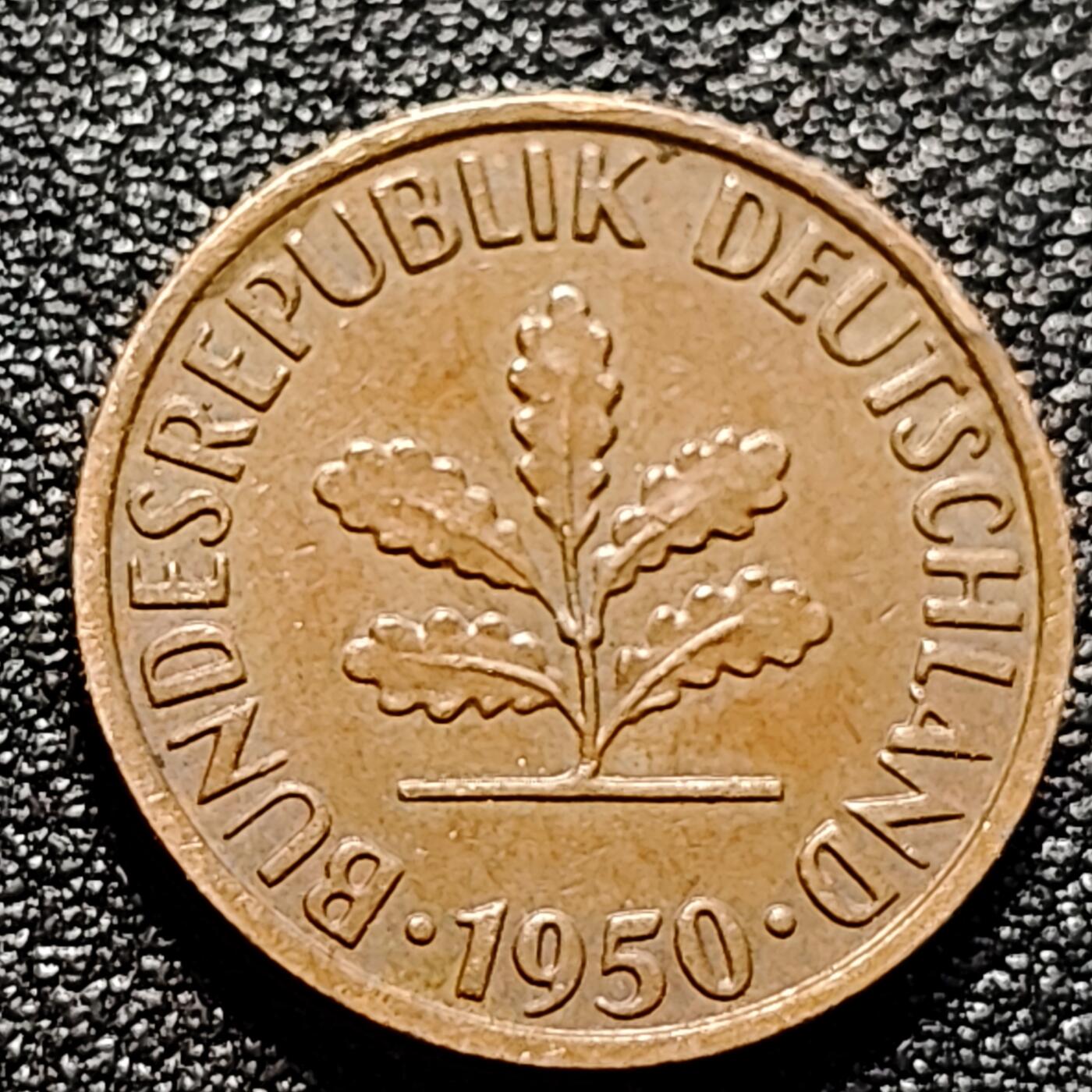 泉币菌-第101场-精品福利场 首发年 1950年德国2芬尼铜币  五叶橡树 19mm  