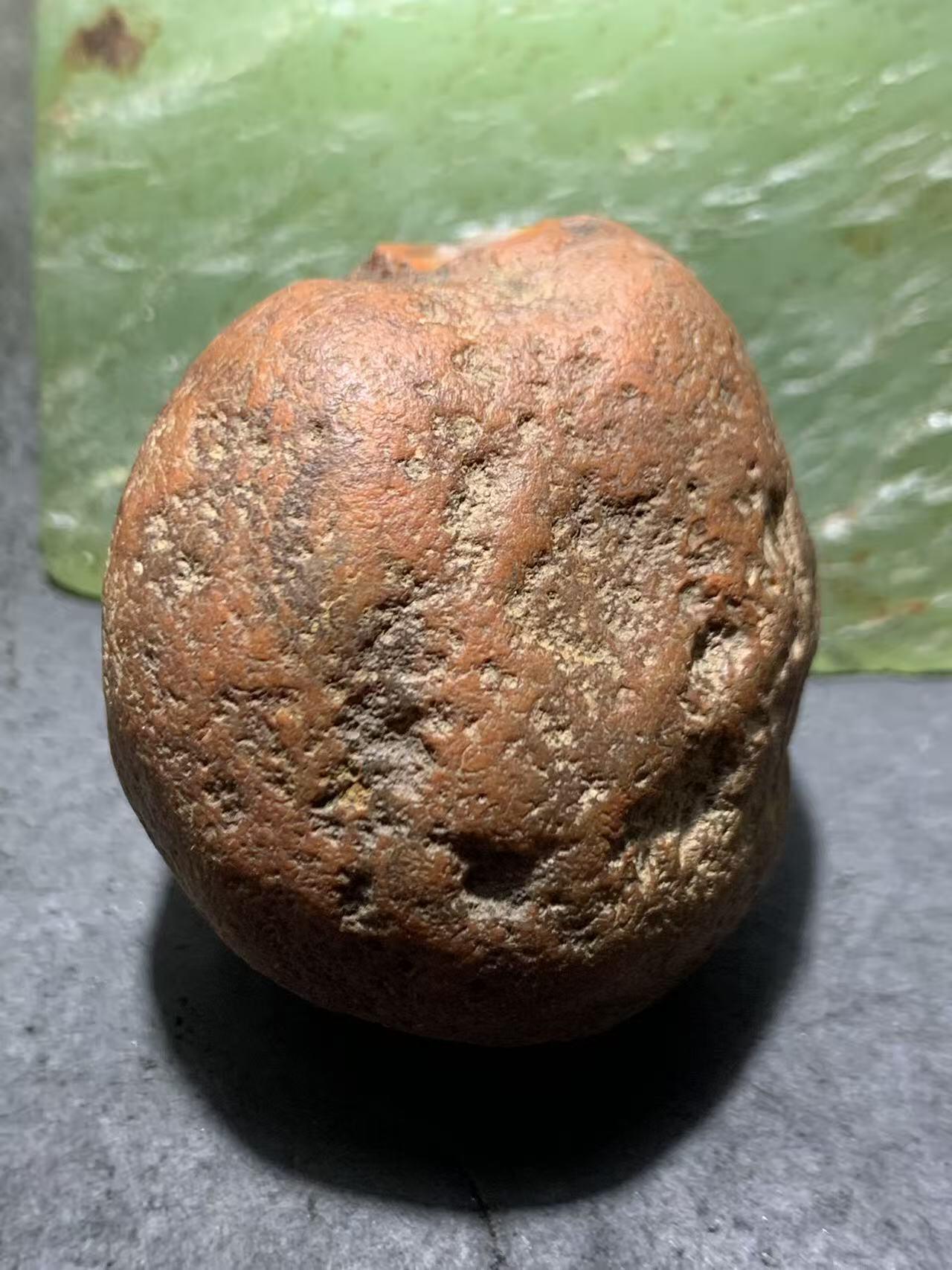 精美红皮开窗冻料南红玛瑙原石一颗