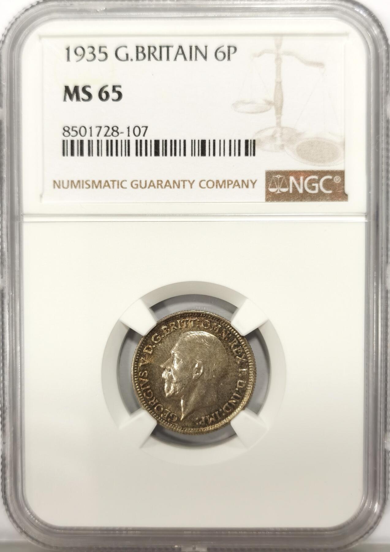 博洋堂世界钱币拍卖第136期（全场包邮） NGC MS65 1935年英国乔治五世6便士银币，经典设计，状态极佳，轻微五彩包浆，数量也是乔五六便士中相对比较少的一个年份