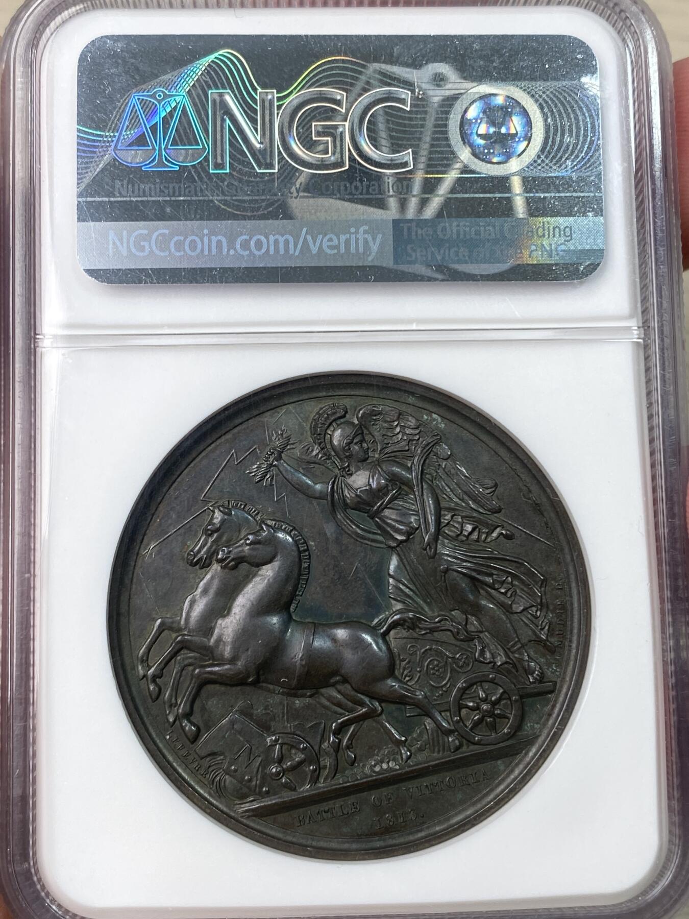 万国钱币拍卖第052期 NGC MS61 1813年英国威灵顿公爵维多利亚战役胜利纪念大铜章 穆迪经典系列