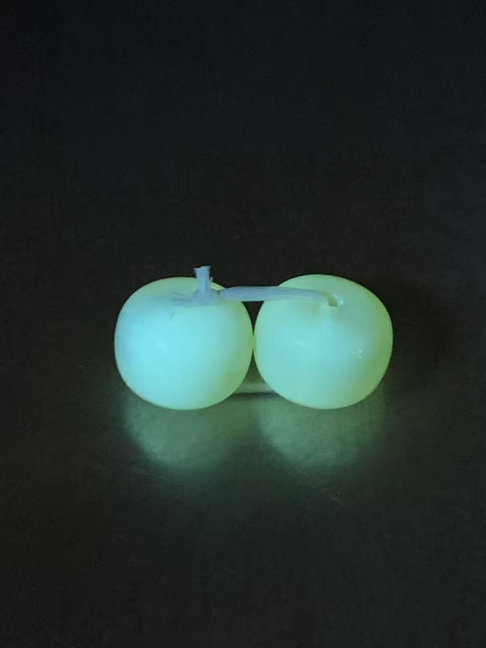 天然乌克兰原矿蜜蜡老形桶珠腰珠两颗。！