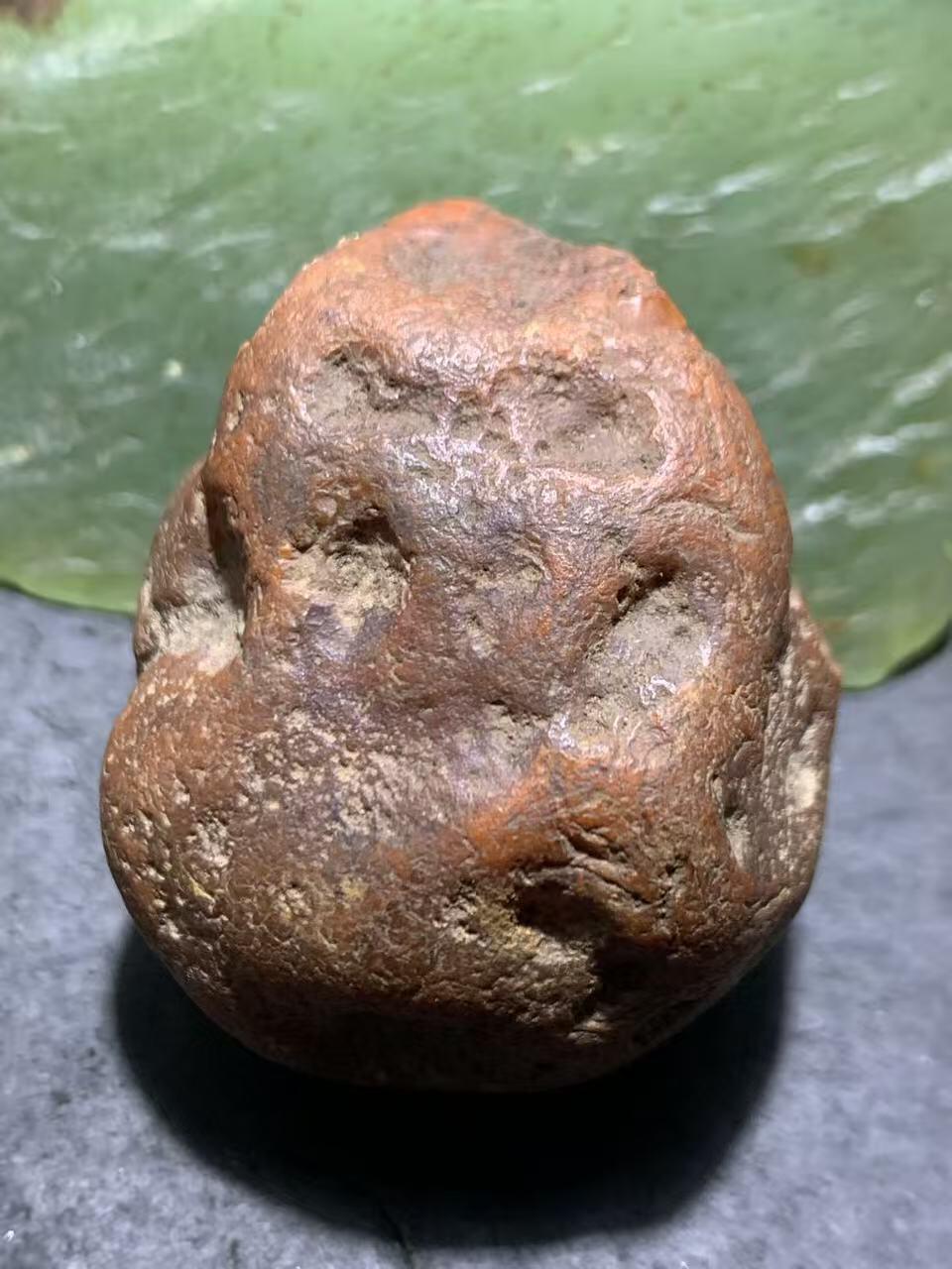 精美红皮开窗冻料南红玛瑙原石一颗